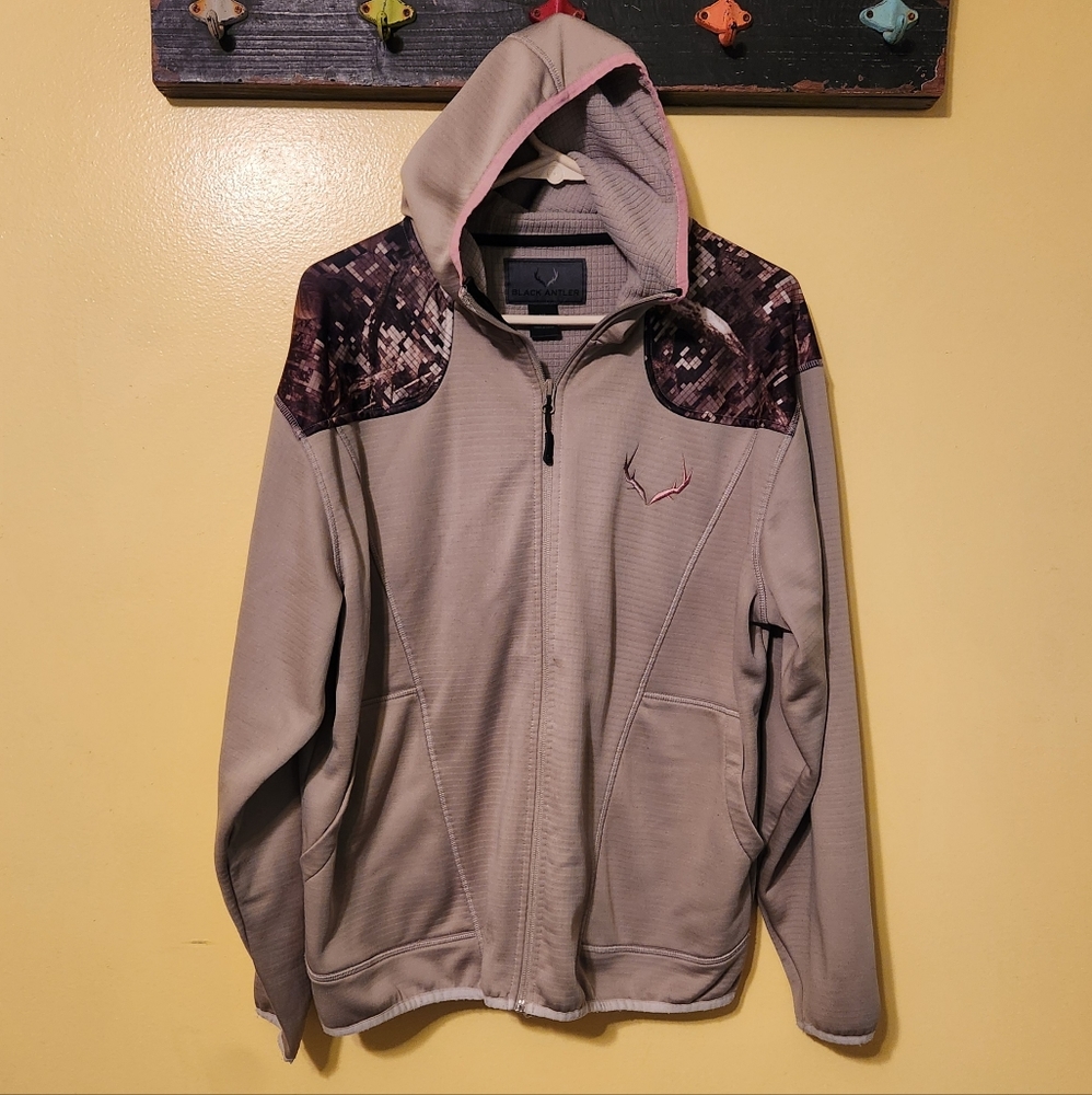 Black Antler womens tan/camo hoodie. Size XL